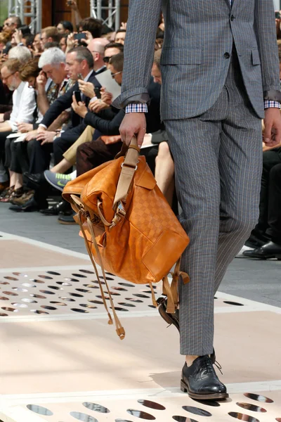 Look 2
